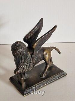 Statuette en bronze lion ailé de Venise lion de saint marc ancien
