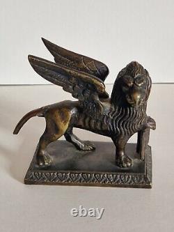 Statuette en bronze lion ailé de Venise lion de saint marc ancien