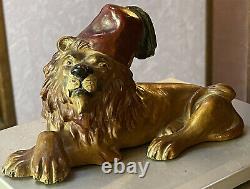 Statuette humour Lion afrique du Nord Porcelaine ancienne