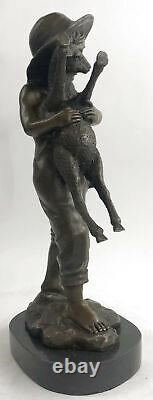 Style Ancien Rare Bronze Sculpture Ferme Garçon Avec Agneau Figurine Statue