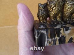 Sujet ancien petit bronze famille hiboux Chouette sur ce socle en marbre