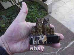 Sujet ancien petit bronze famille hiboux Chouette sur ce socle en marbre