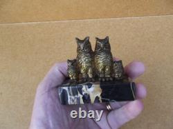 Sujet ancien petit bronze famille hiboux Chouette sur ce socle en marbre