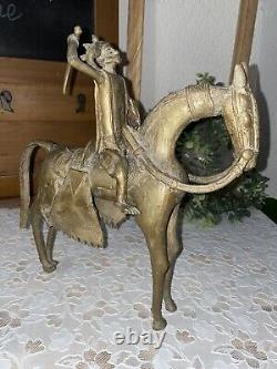 Superbe Ancienne statue en bronze Africaine Cire Perdue D'un Guerrier Dogon