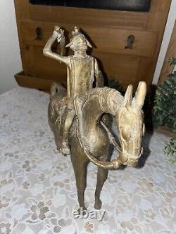 Superbe Ancienne statue en bronze Africaine Cire Perdue D'un Guerrier Dogon