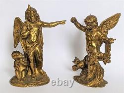 Superbe et ancienne paire de petites sculptures allégoriques en bronze doré