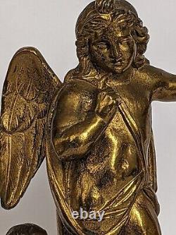 Superbe et ancienne paire de petites sculptures allégoriques en bronze doré