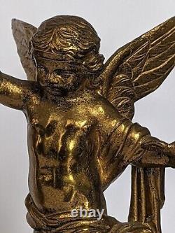 Superbe et ancienne paire de petites sculptures allégoriques en bronze doré