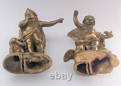 Superbe et ancienne paire de petites sculptures allégoriques en bronze doré