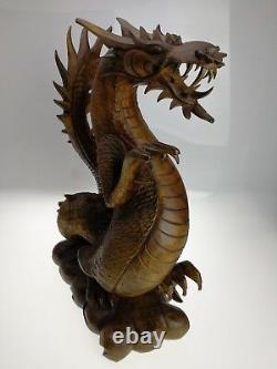 Très Grand Dragon Ancien, en Bois D'Acajou Sculpté. Statue, Sculpture