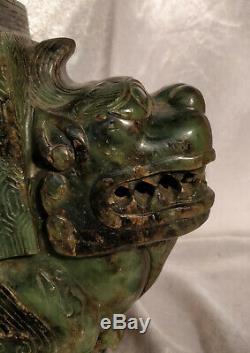 Vase Chine Ancienne Serpentine Sculptée Style Archaïque Chien de Fô & Éléphants